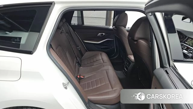 BMW 3 Series (G20) 2022 Белый из Кореи, фото 2