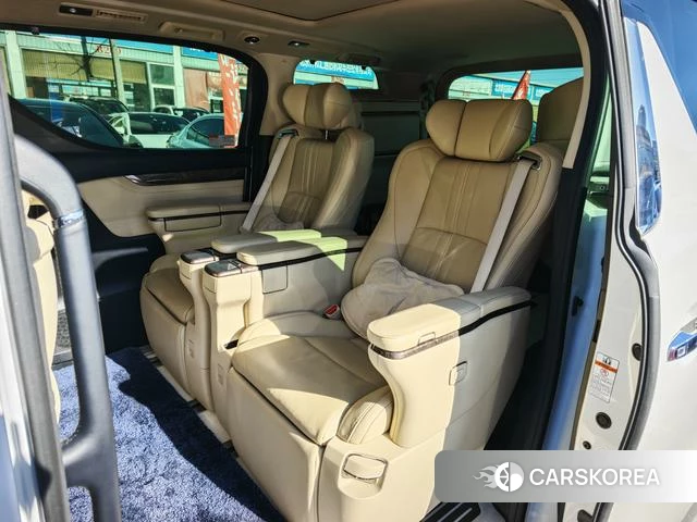 Toyota Vellfire 2022 Белый из Китая, фото 2