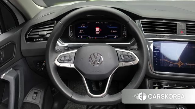Volkswagen Tiguan second Generation 2022 Белый из Кореи, фото 2