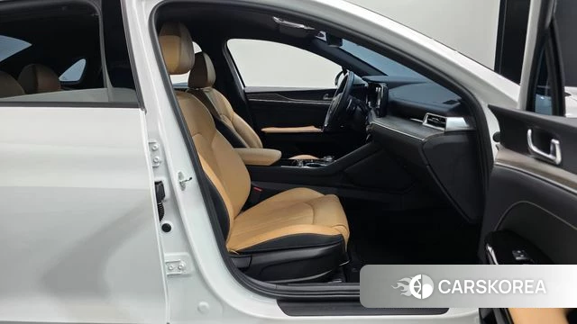 Kia K5 3rd generation 2023 Белый из Кореи, фото 2