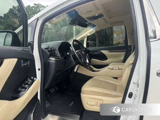Toyota Alphard 2021 Белый из Китая, фото 2