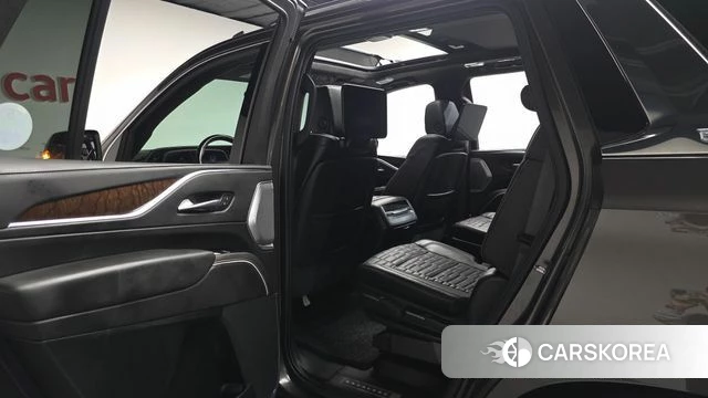 Cadillac Escalade 5th Generation 2021 Коричневый из Кореи, фото 2