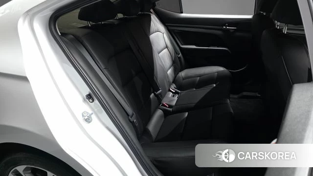 Hyundai Avante AD 2018 Белый из Кореи, фото 2