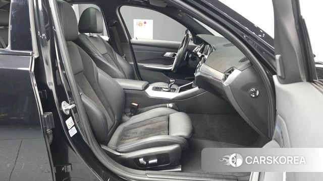 BMW 3 Series (G20) 2022 Черный из Кореи, фото 2