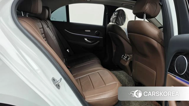 Mercedes-Benz E-Class W213 2018 Белый из Кореи, фото 2