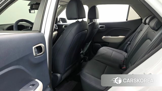 Hyundai Venue 2023 Белый из Кореи, фото 2