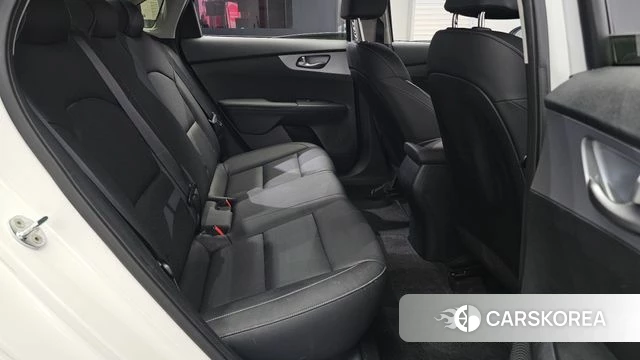 Kia The New K3 2nd generation 2021 Белый из Кореи, фото 2