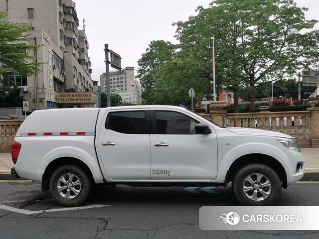 Nissan Navara 2022 Белый из Китая, фото 2