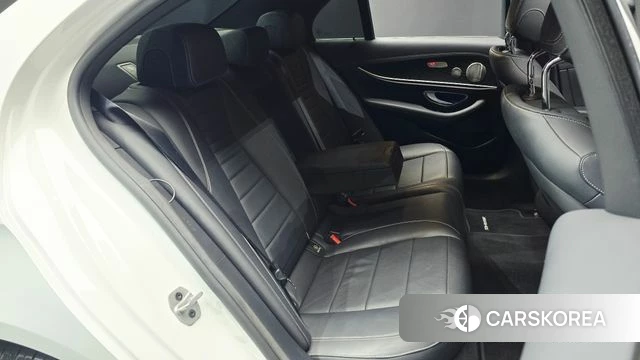 Mercedes-Benz E-Class W213 2022 Белый из Кореи, фото 2