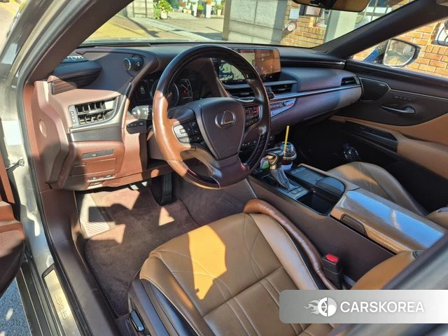 Lexus ES300h 7th generation 2020 Жемчужный цвет из Кореи, фото 2