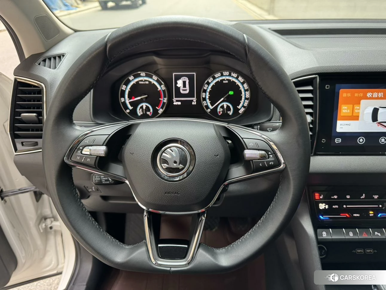 Skoda Karoq 2021 Белый из Китая, фото 2