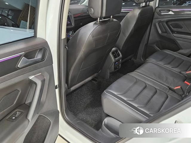Volkswagen Tiguan second Generation 2022 Белый из Кореи, фото 2