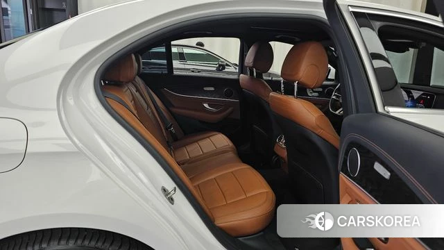 Mercedes-Benz E-Class W213 2020 Белый из Кореи, фото 2