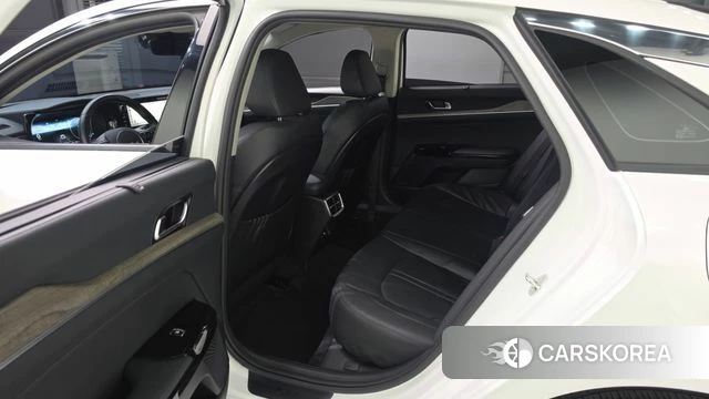 Kia K5 3rd generation 2023 Белый из Кореи, фото 2