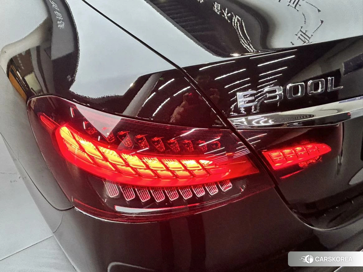 Mercedes-Benz E-Class 2023 Черный из Китая, фото 2