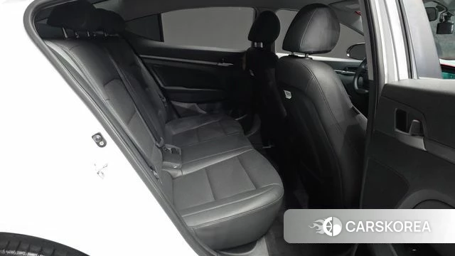 Hyundai Avante AD 2018 Белый из Кореи, фото 2