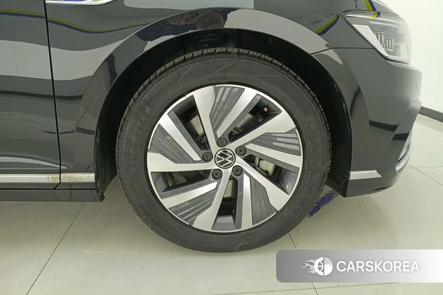 Volkswagen Magotan 2022 Черный из Китая, фото 2