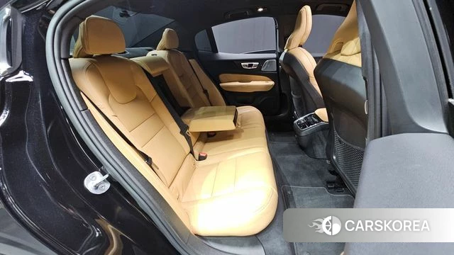 Volvo S60 3rd generation 2024 Черный из Кореи, фото 2