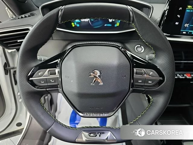 Peugeot e-2008 second generation 2023 Белый из Кореи, фото 2