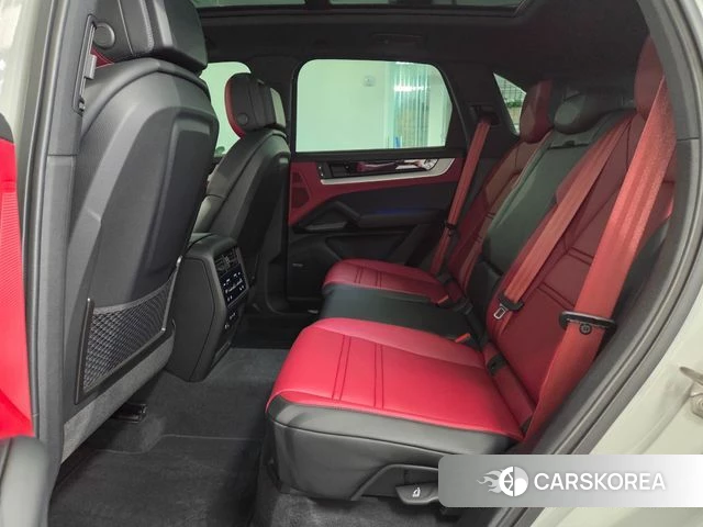 Porsche Cayenne (PO536) 2026 Серебряный из Кореи, фото 2
