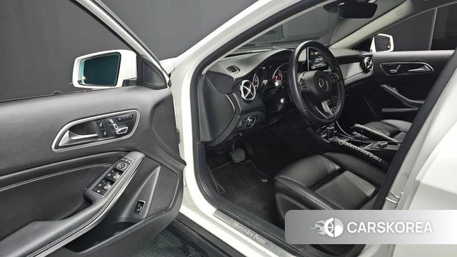 Mercedes-Benz GLA-Class X156 2018 Белый из Кореи, фото 2
