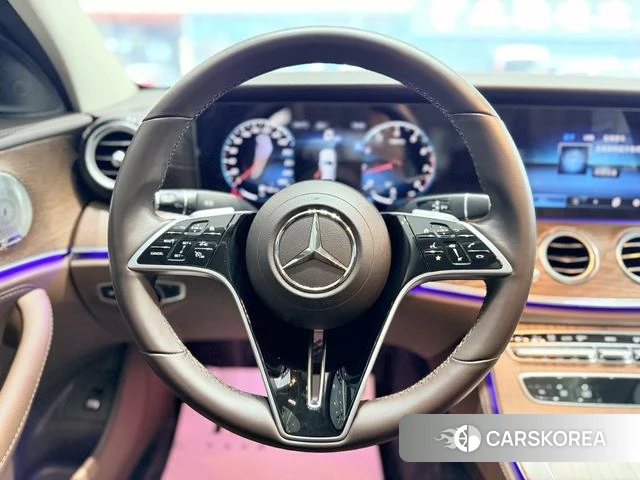Mercedes-Benz E-Class 2023 Черный из Китая, фото 2