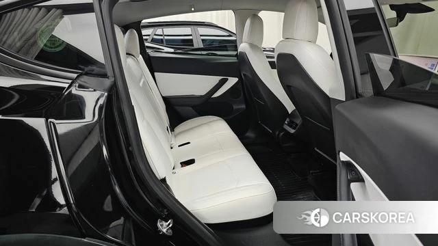 Tesla Model Y 2022 Черный из Кореи, фото 2