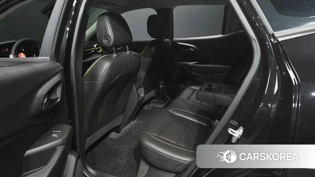 Chevrolet (GM Daewoo) Trax Crossover 2024 Черный из Кореи, фото 2