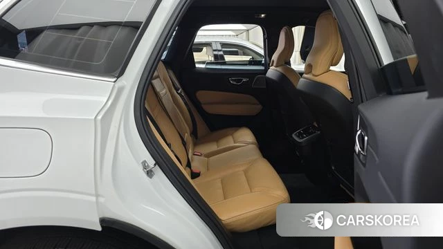 Volvo XC60 second Generation 2019 Белый из Кореи, фото 2
