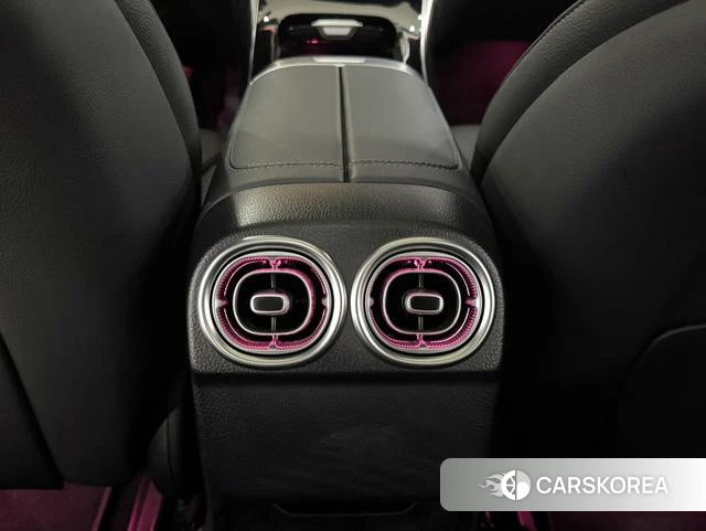 Mercedes-Benz C-class 2024 Белый из Китая, фото 2