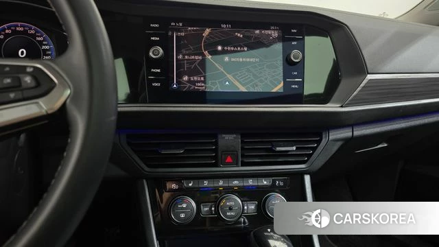 Volkswagen 7th Generation of Jetta 2023 Белый из Кореи, фото 2