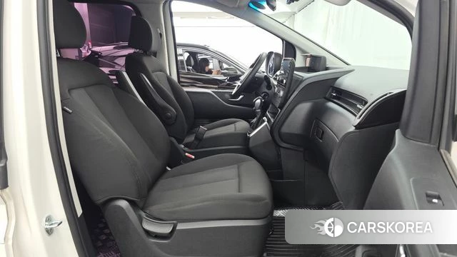 Hyundai Staria 2022 Белый из Кореи, фото 2