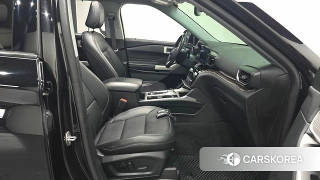 Ford Explorer 6th Generation 2021 Черный из Кореи, фото 2