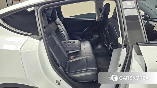 Tesla Model Y 2023 Белый из Кореи, фото 2