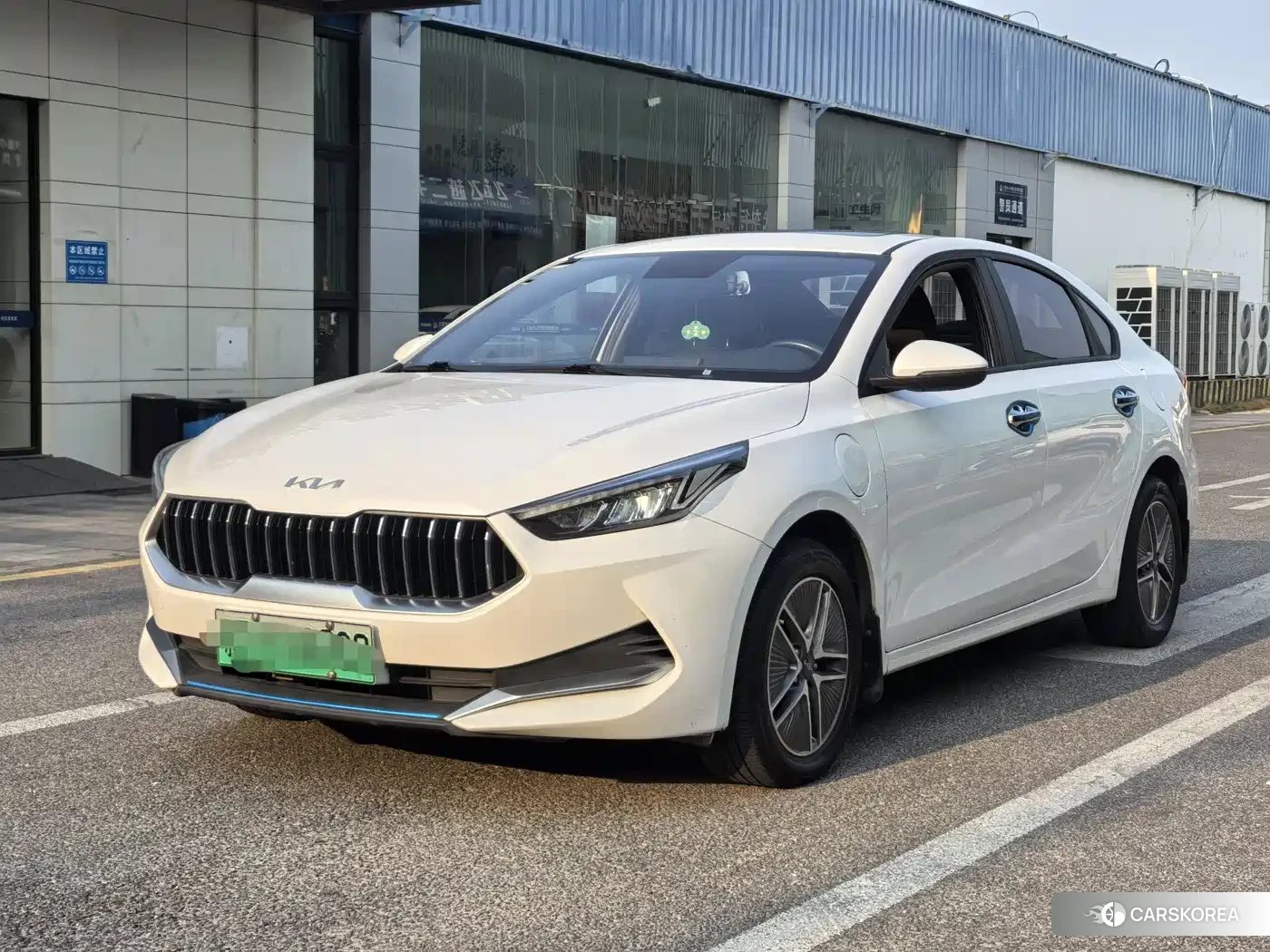 Kia K3 2021 Белый из Китая, фото 2