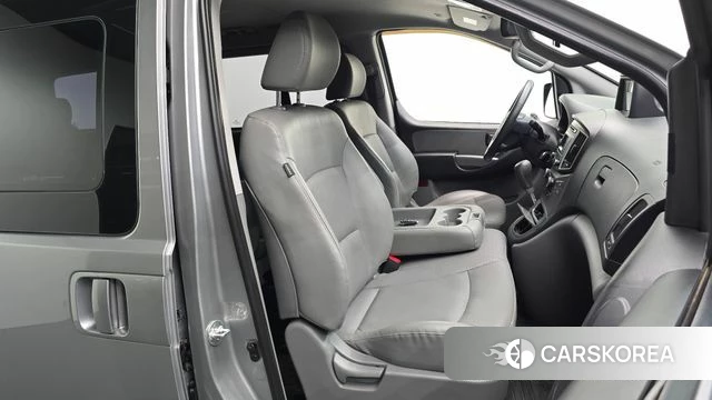 Hyundai The New Grand Starex 2018 Серебристо-серый из Кореи, фото 2