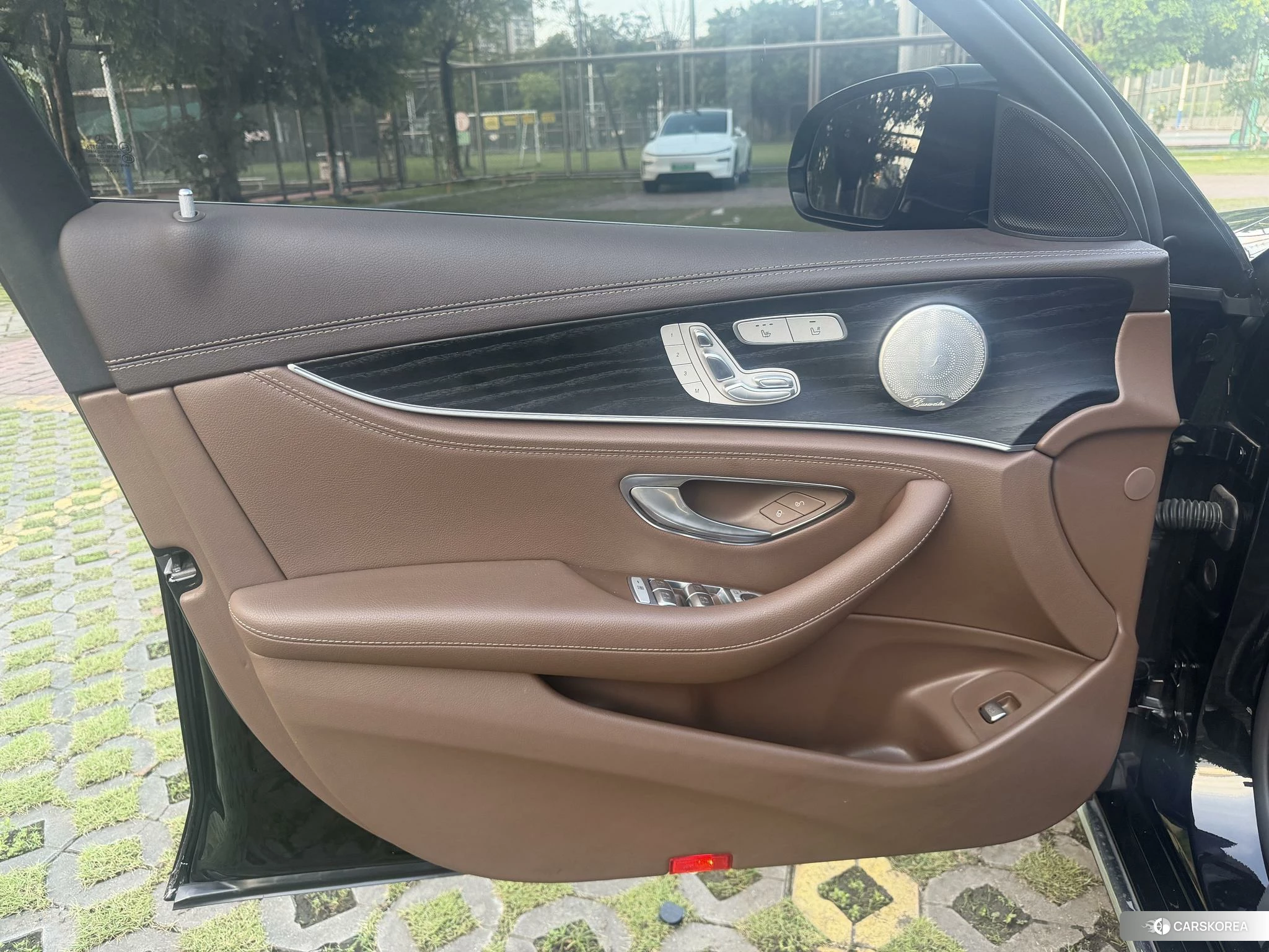 Mercedes-Benz E-Class 2023 Черный из Китая, фото 2
