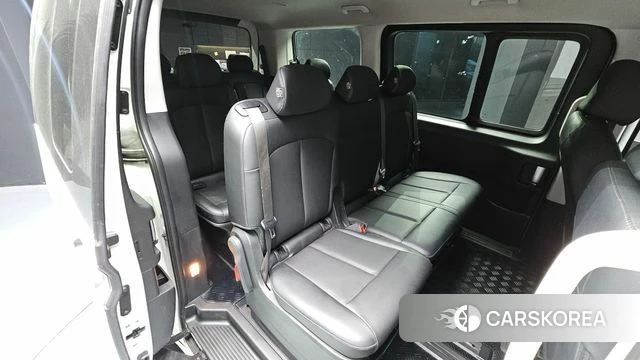 Hyundai Staria 2023 Белый из Кореи, фото 2