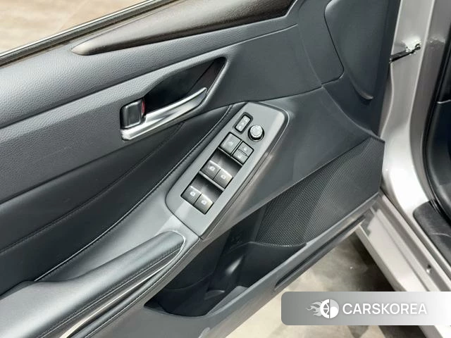 Toyota Avalon 2021 Серебристо-серый из Китая, фото 2