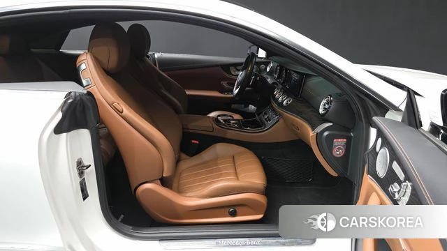 Mercedes-Benz E-Class W213 2018 Белый из Кореи, фото 2