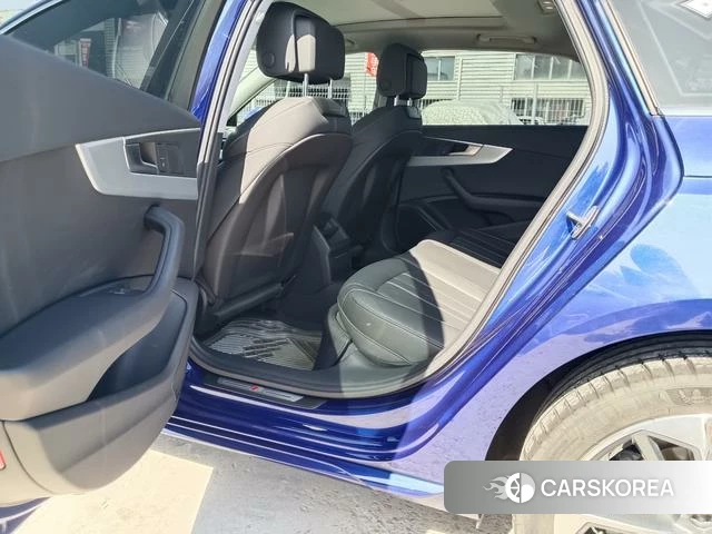 Audi A4L 2021 Синий из Китая, фото 2