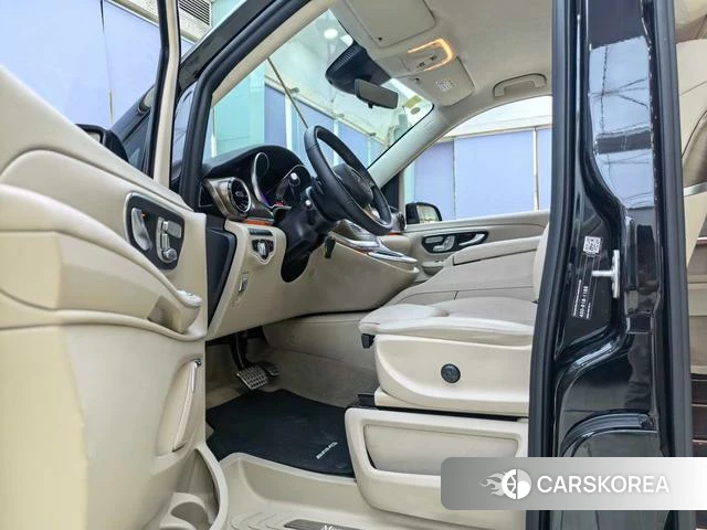 Mercedes-Benz V-Class 2024 Черный из Китая, фото 2