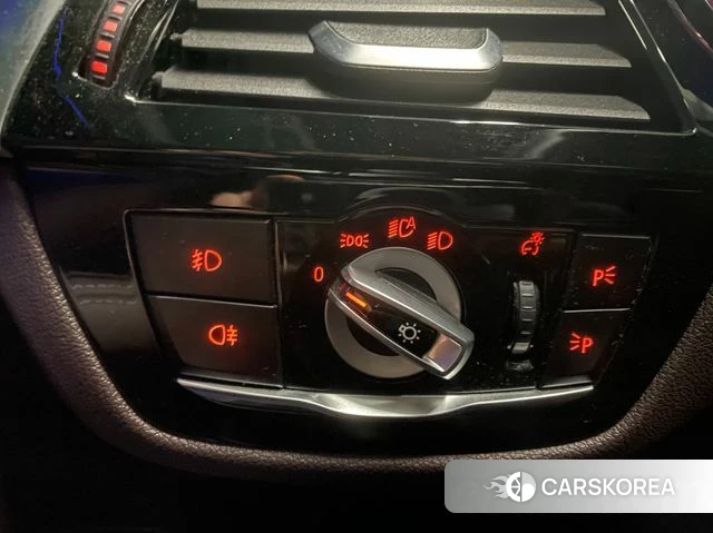 BMW 5 Series (G30) 2018 Черный из Кореи, фото 2