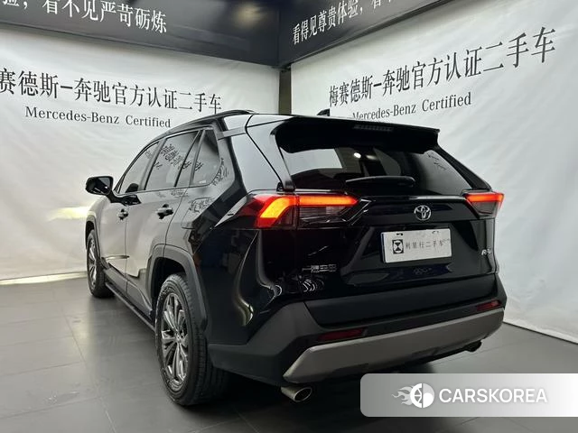 Toyota RAV4 2023 Черный из Китая, фото 2