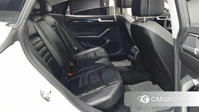 Volkswagen Arteon 2023 Белый из Кореи, фото 2