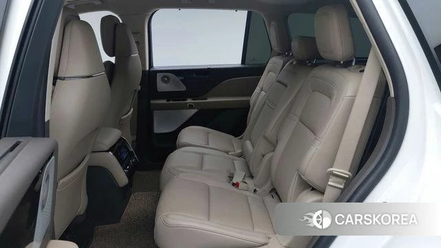 Lincoln Aviator 2nd generation 2023 Белый из Кореи, фото 2