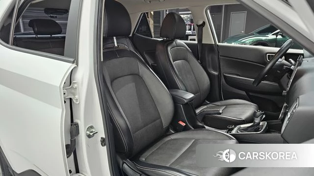 Hyundai Venue 2019 Белый из Кореи, фото 2
