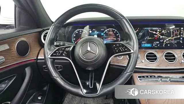 Mercedes-Benz E-Class W213 2021 Белый из Кореи, фото 2