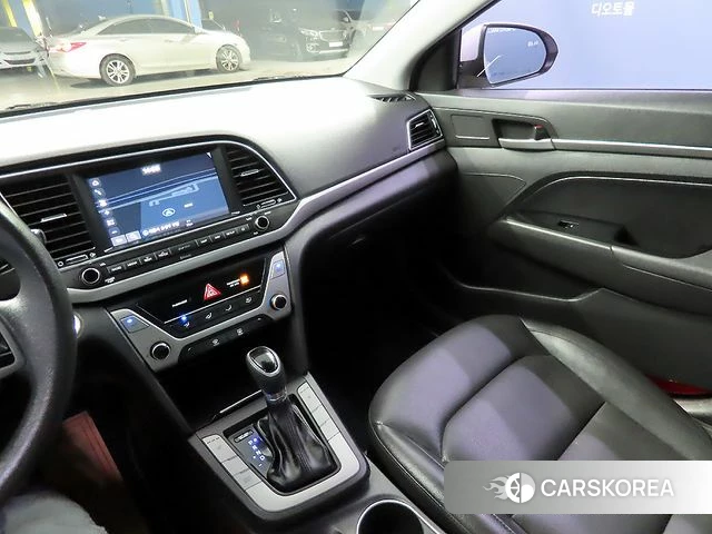 Hyundai Avante AD 2018 Белый из Кореи, фото 2