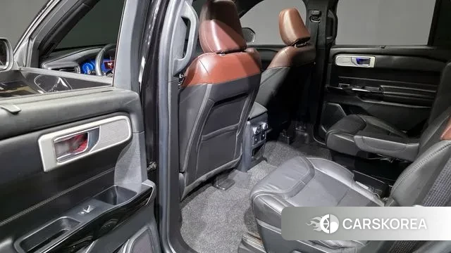 Ford Explorer 6th Generation 2021 Черный из Кореи, фото 2